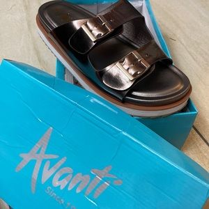 Avanti pewter sandals